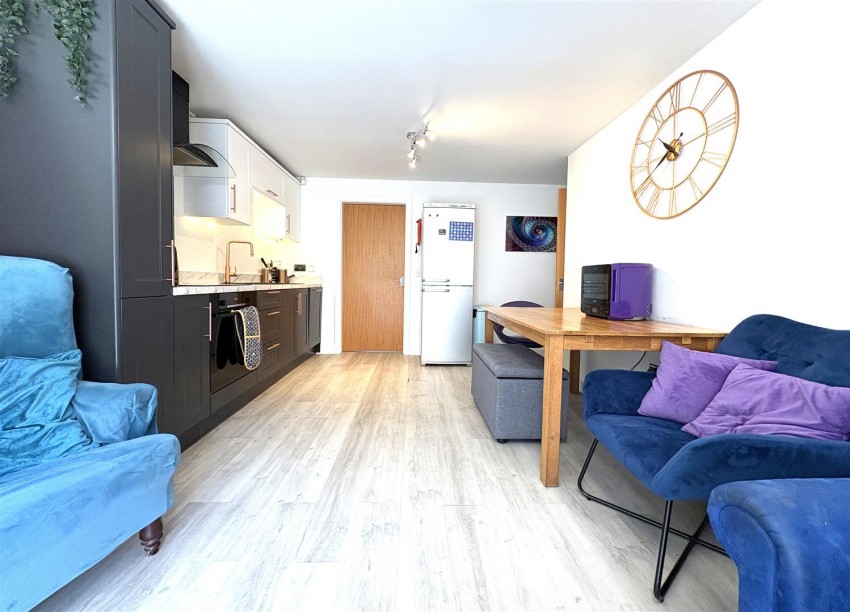 Images for Fountayne House, Lawrence Square