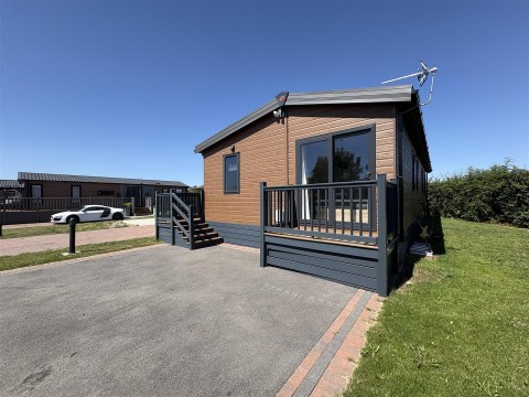 View Full Details for Oakwood Retreat Country Park, Newton On Derwent, York