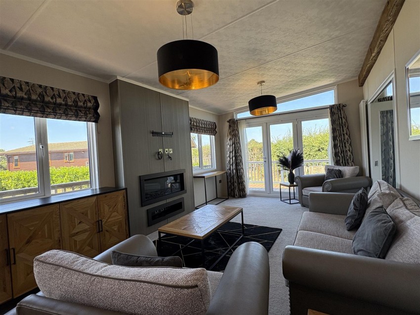 Images for Oakwood Retreat Country Park, Newton On Derwent, York