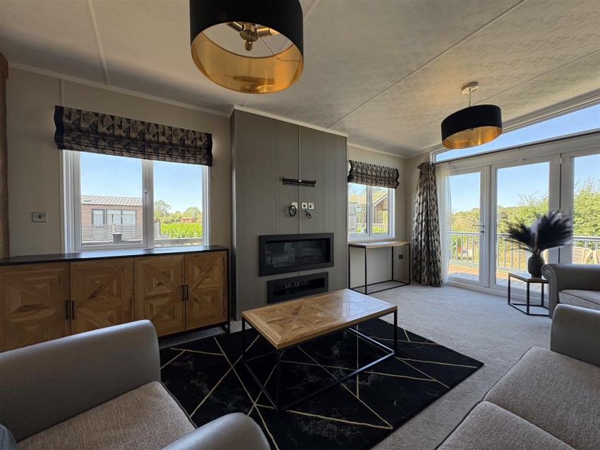 Images for Oakwood Retreat Country Park, Newton On Derwent, York