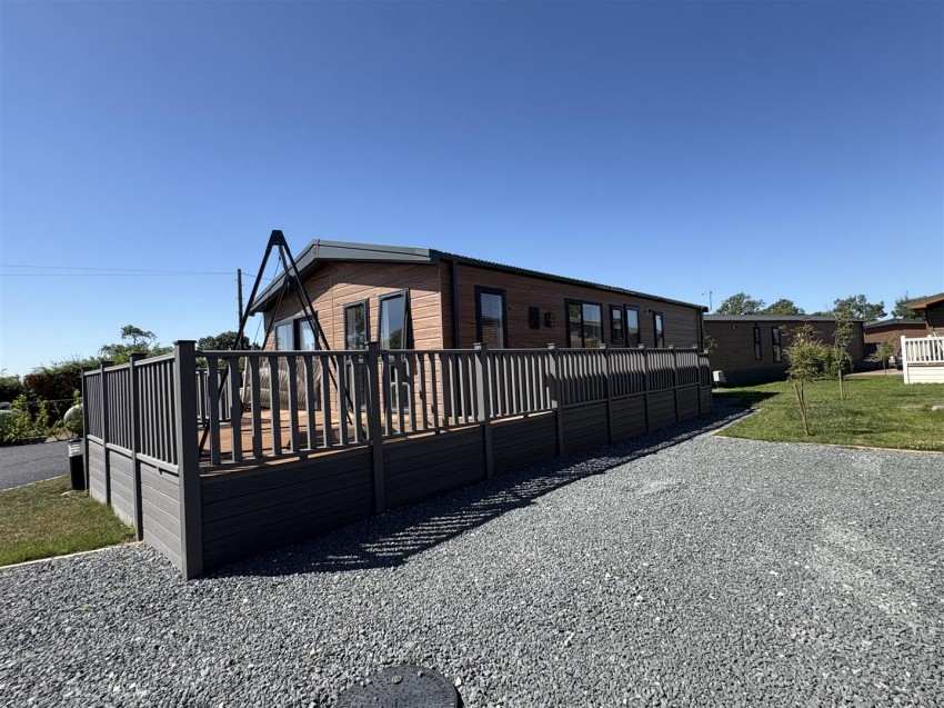 Images for Oakwood Retreat Country Park, Newton On Derwent, York