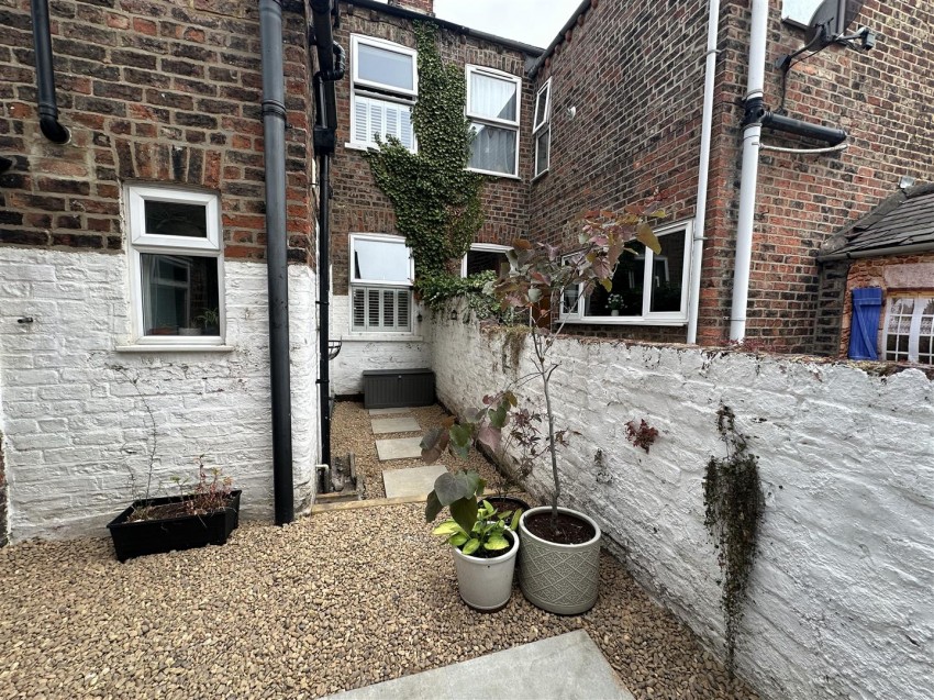 Images for 13 Gray Street, York
