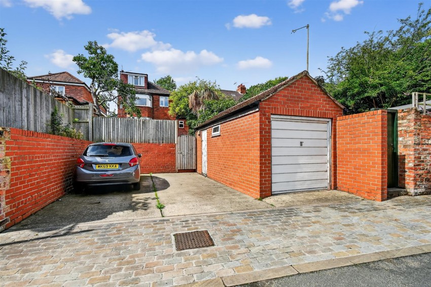Images for Greencliffe Drive, York
