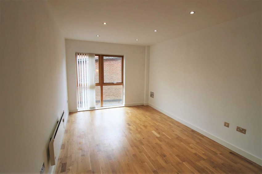 Images for Black Horse Lane, City Centre