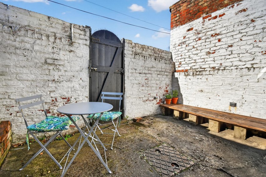 Images for 35 Cromer Street, York