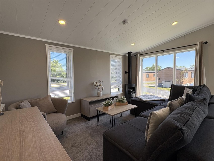 Images for Oakwood Retreet  Country Park, Newton On Derwent, York