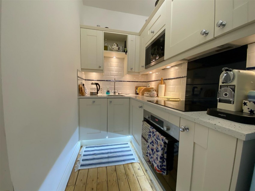 Images for 18 Gillygate, York