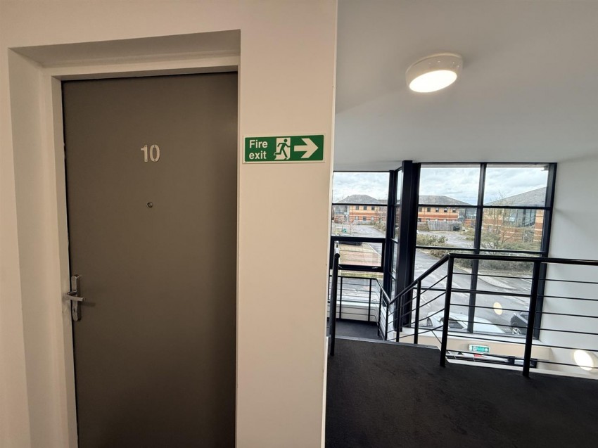 Images for 10 Block D Aviator Court