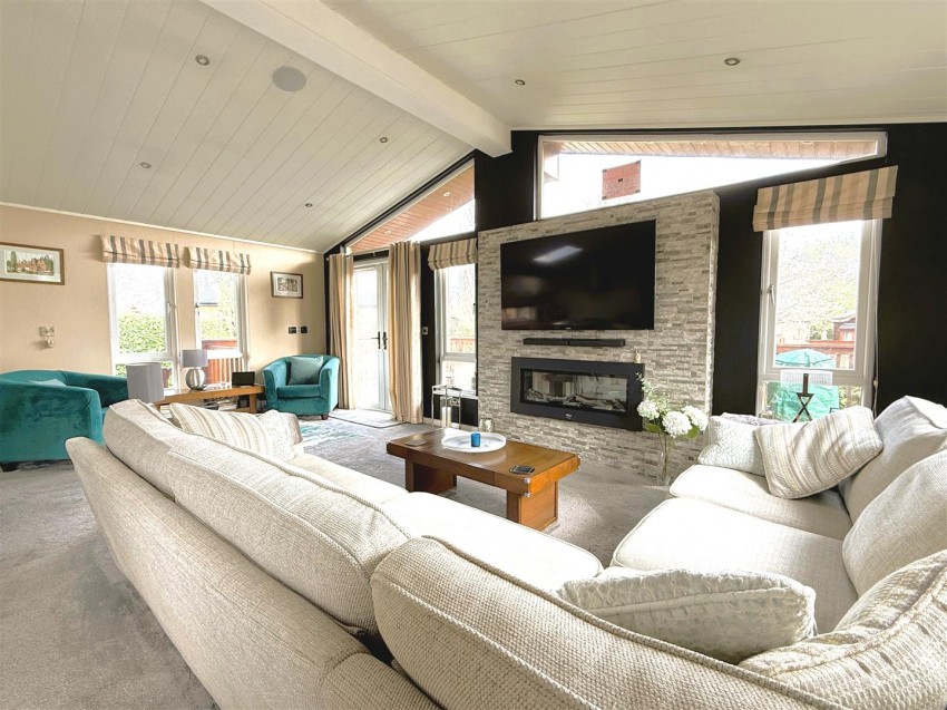 Images for Abbots Green, Bulk