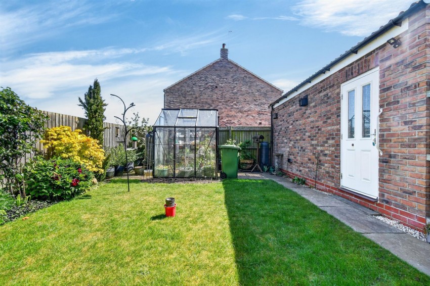 Images for Pond View, Tollerton, York