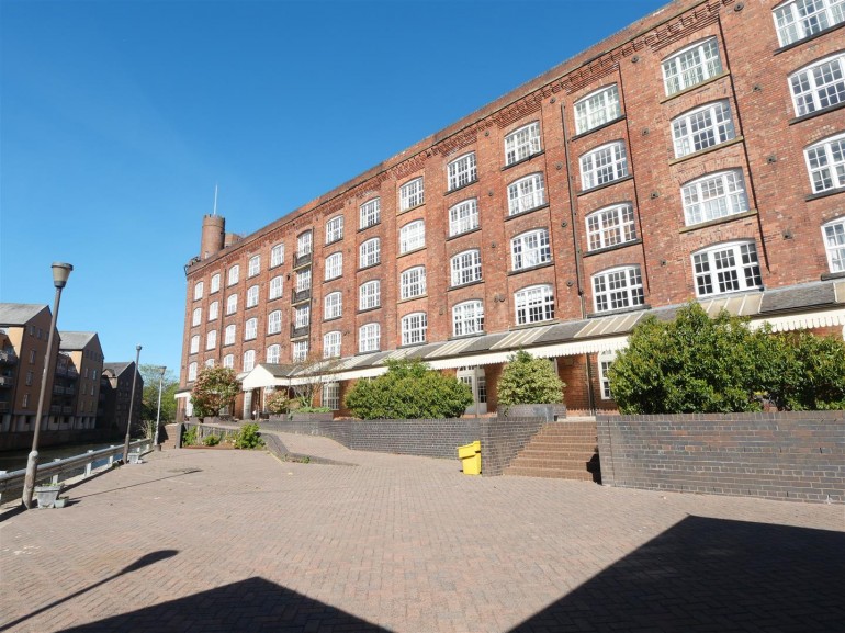 Rowntree Wharf, Navigation Road