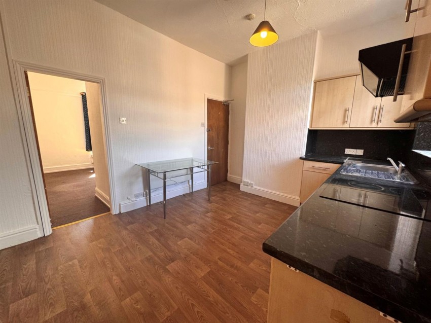 Images for 3 Jubilee Terrace, Leeman Road