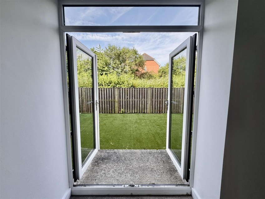 Images for 4 Block E Aviator Court
